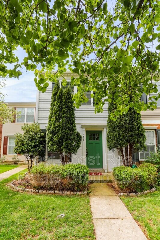 Building Photo - 575 Lancaster Pl