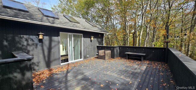 Building Photo - 12 Zematt Ct