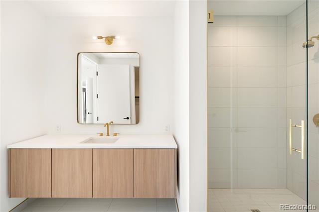 Building Photo - 3520 Chestnut Pl