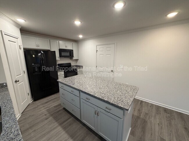 Building Photo - 3505 Marksbury Dr