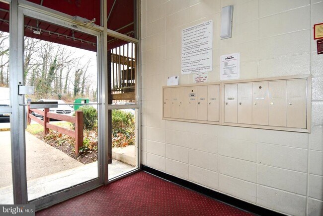 Building Photo - 5207 Newton St