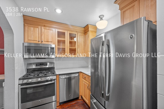 Building Photo - 3538 Rawson Pl