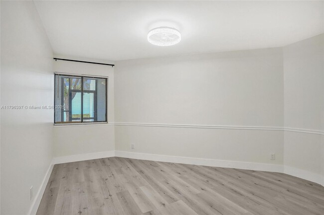 Building Photo - 155 Love Crescent