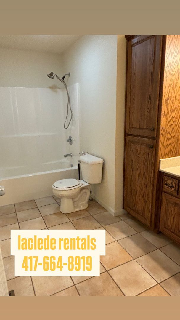 Building Photo - 2 BEDROOM 2 BATHROOM DUPLEX FOR RENT