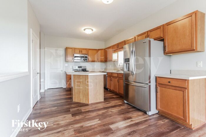Building Photo - 8266 Shute Cir
