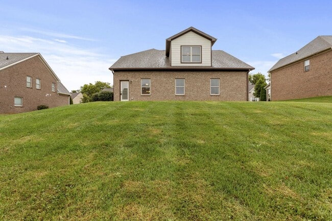 Building Photo - 3BR Home with Bonus Loft & Spa-Inspired Pr...