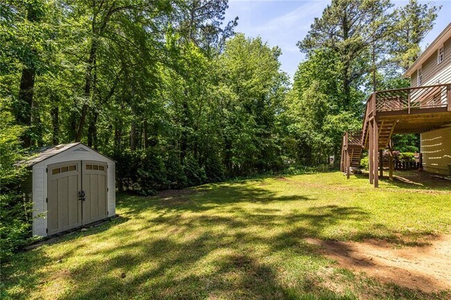 Building Photo - 1093 Wash Lee Dr SW