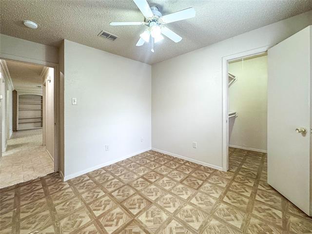 Building Photo - 1112 Autumn Oak Dr