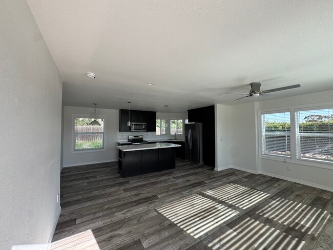 Building Photo - 2819 Sylvia St