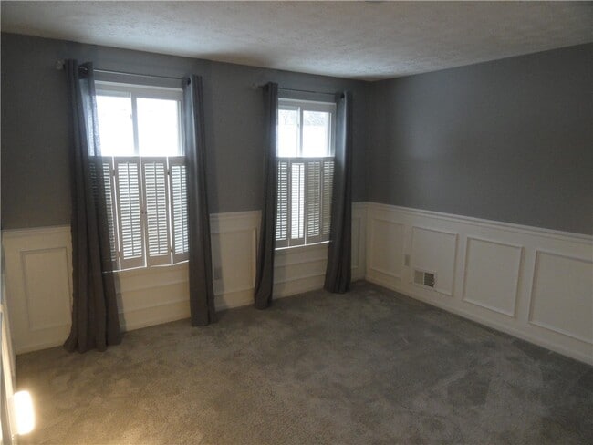 Building Photo - 206 Greenway Blvd