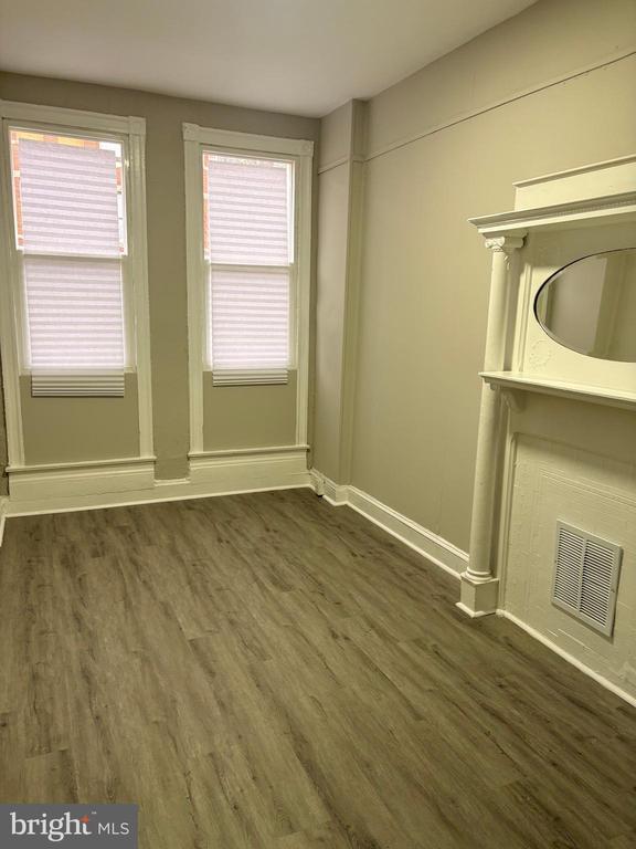 Building Photo - 2913 Parkwood Ave