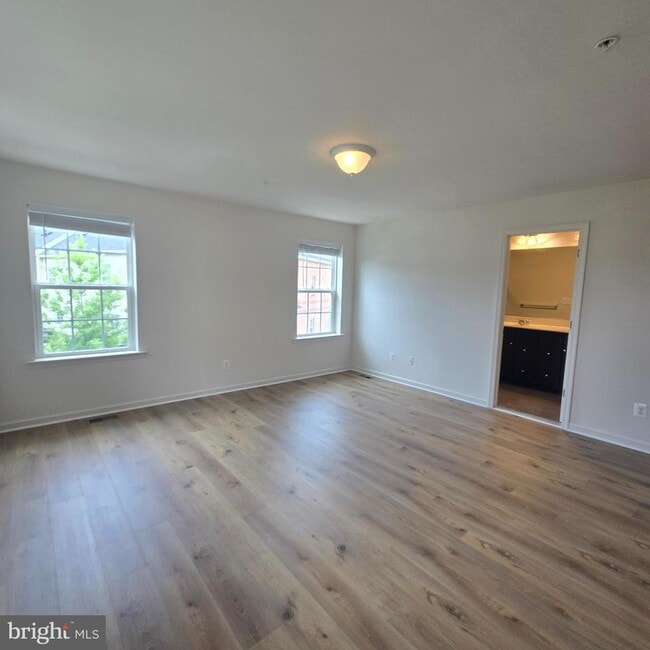 Building Photo - 7770 Dagny Wy