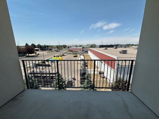Building Photo - 311 E Lorene St