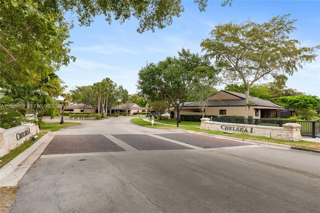 Building Photo - 9360 Chelsea Dr S