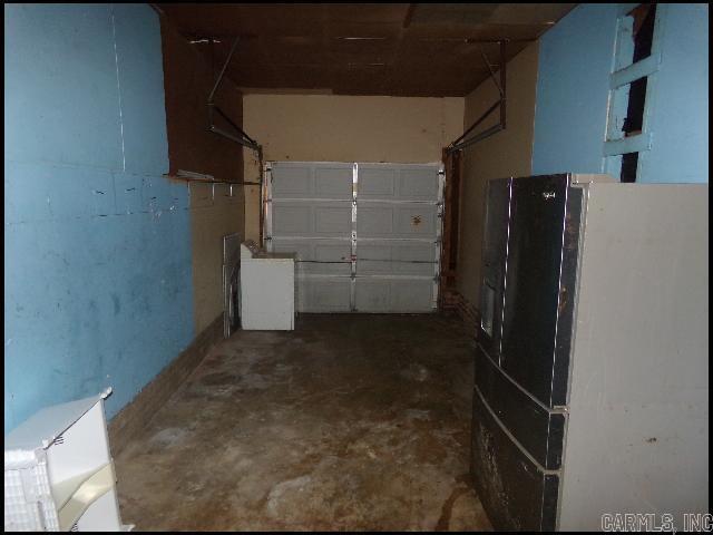 Building Photo - 8 Utica Ln