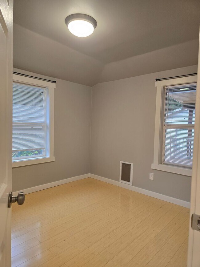 Building Photo - 12911 Gravelly Lake Dr SW