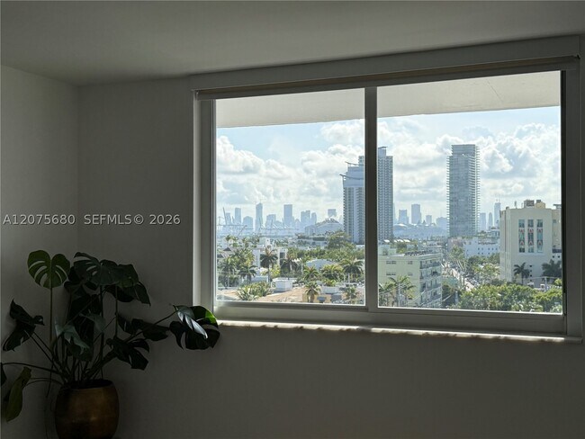 Building Photo - 401 Ocean 903