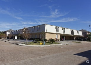 Building Photo - Saphira Apartments