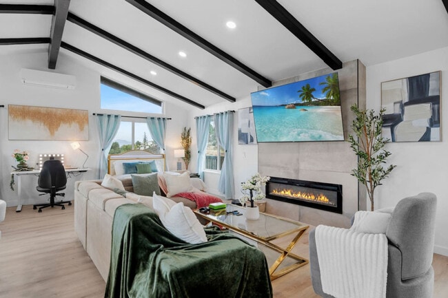 Building Photo - 5048 Bluff Pl