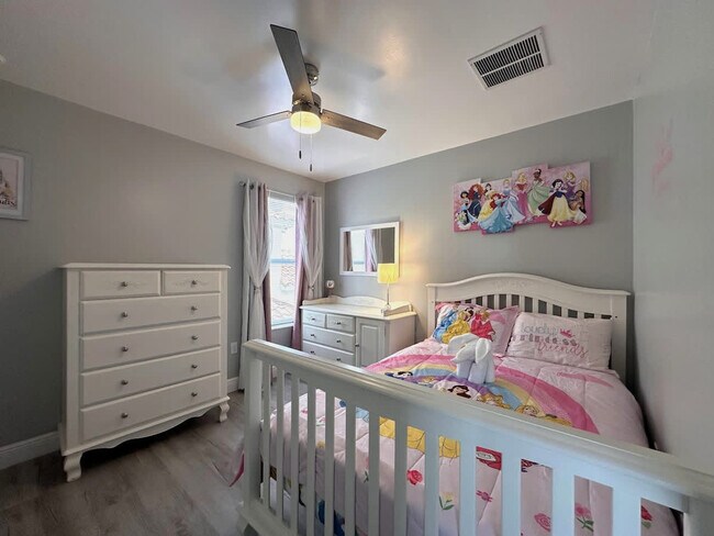 Building Photo - 421 Cabello Dr