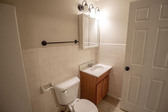 Building Photo - 1329 Valley Creek Ln