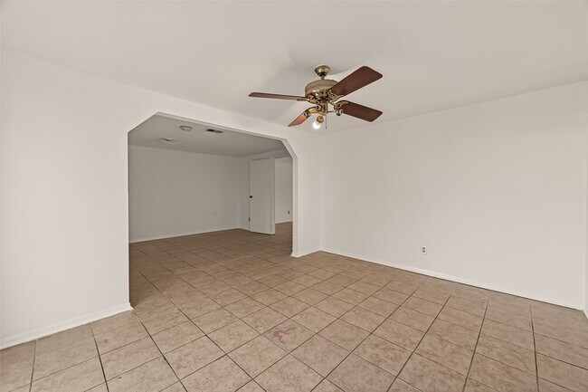 Building Photo - 6426 Mobud Dr