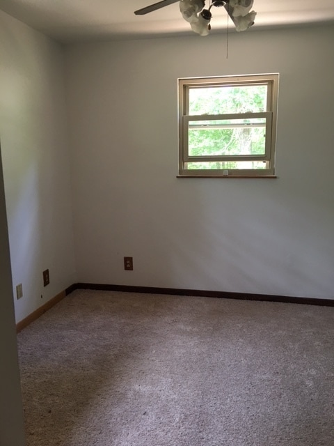 Building Photo - Two Bedroom One and Half bath home in Scot...