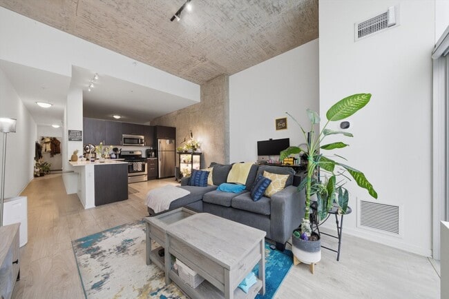 Building Photo - 1345 S Wabash Ave