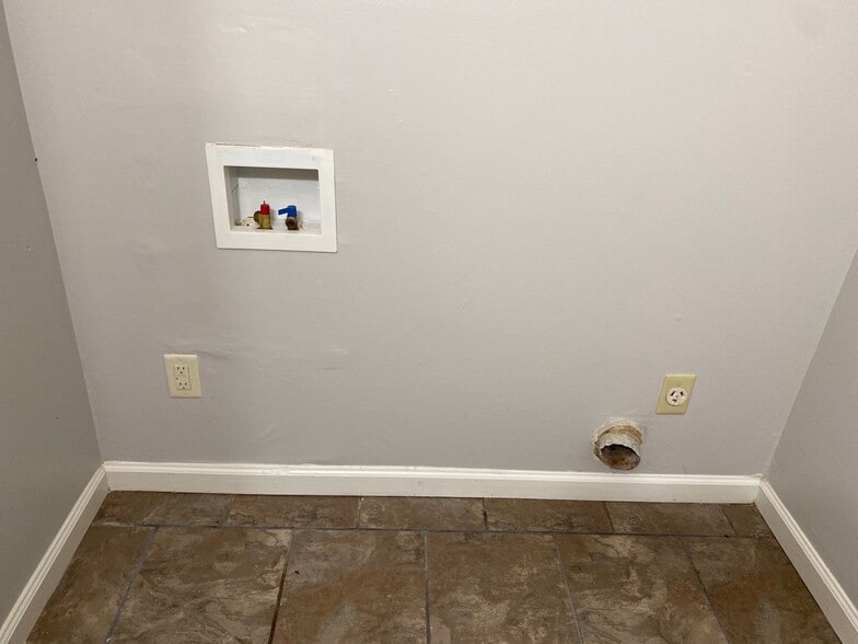 Building Photo - 25 Rossfield Cv