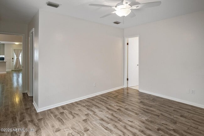 Building Photo - 1329 Cove Landing Dr