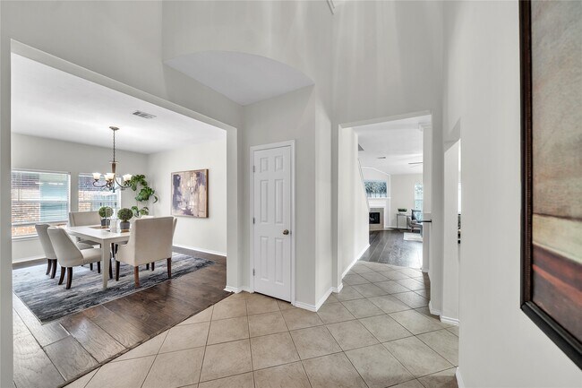 Building Photo - 1911 Mound Lake Dr