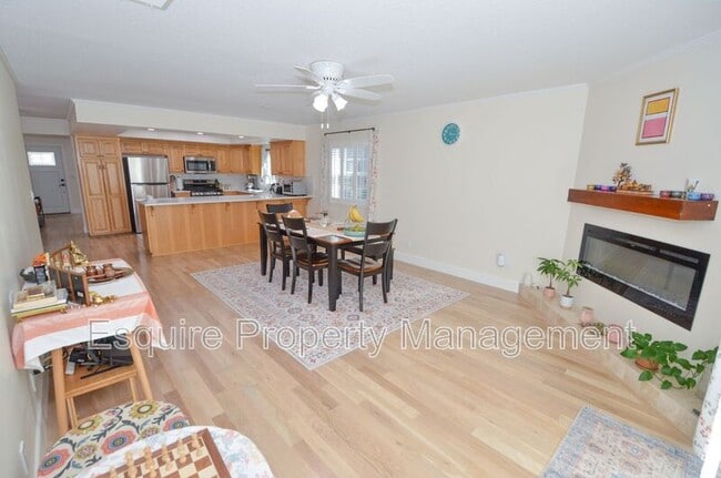 Building Photo - 279 Maple Rd