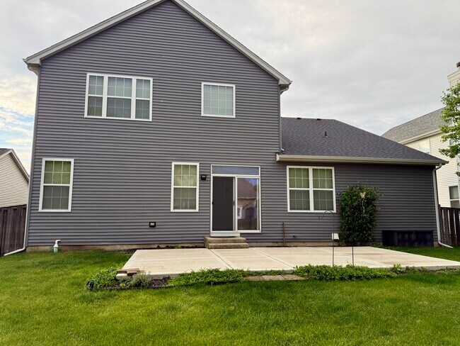 Building Photo - 738 Spires Dr