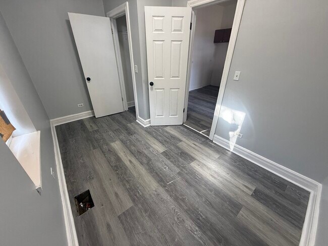 Building Photo - 1239 S Spaulding Ave