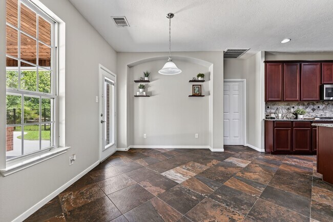 Building Photo - 18111 Williams Elm Dr