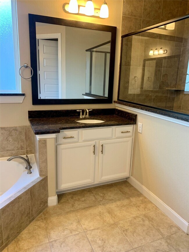 Building Photo - 3614 Bonnie Bend Dr