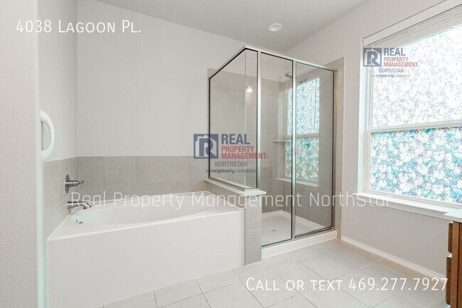 Building Photo - 4038 Lagoon Pl