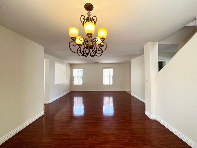 Building Photo - 5717 W Dewey Dr