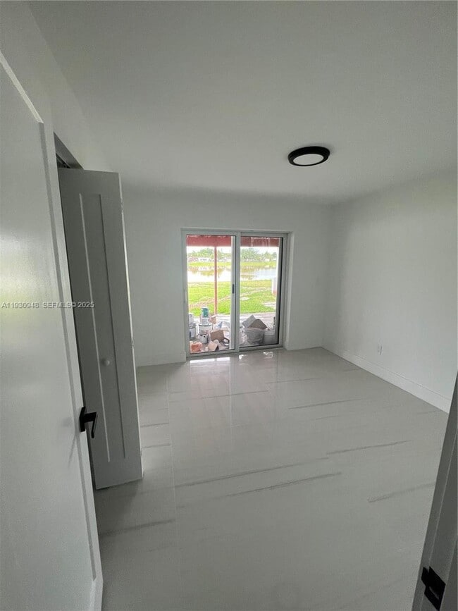 Building Photo - 14830 Harding Ln