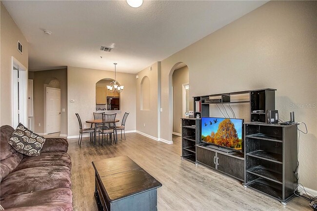 Building Photo - 8630 Buccilli Dr