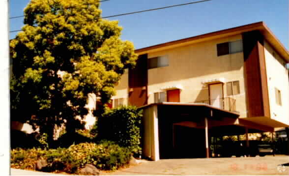 Building Photo - 450 Corte Arango