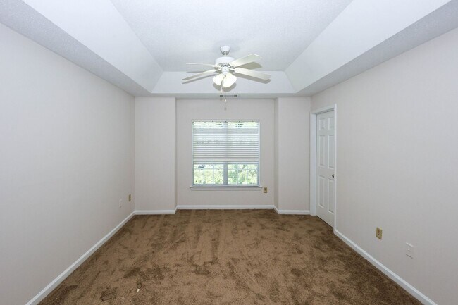 Building Photo - 230 Amal Dr SW