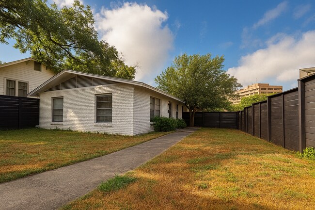 Building Photo - 507 Bellevue Pl