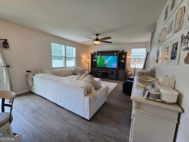 Building Photo - 101 Cedar Breeze Dr