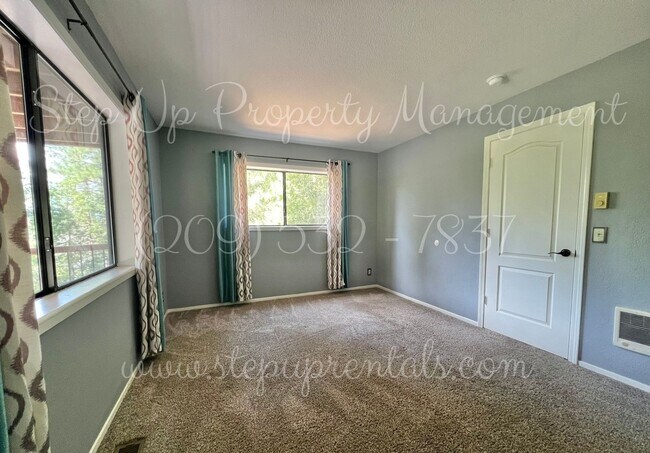 Building Photo - Cedar Ridge 3BR/3BA – Modern Amenities in ...