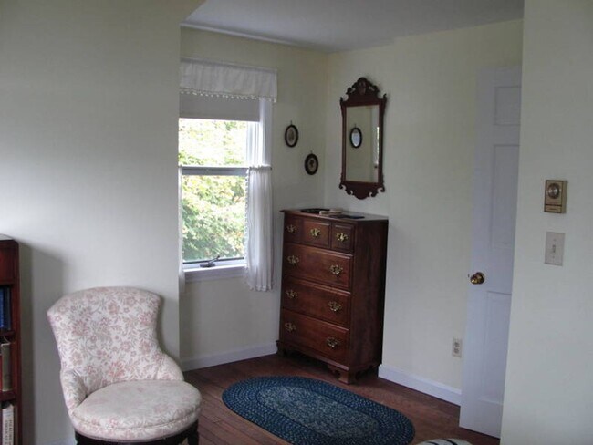Building Photo - 2BR WATERFRONT OASIS RETREAT Webb Field Rd
