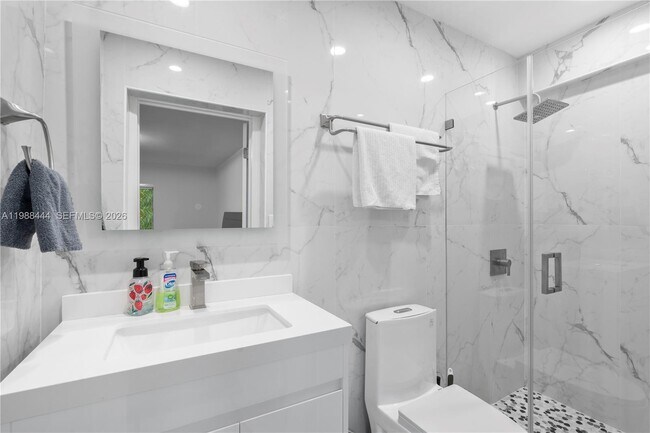 Building Photo - 1247 Jackson St