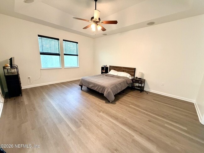 Building Photo - 2411 Golfview Dr