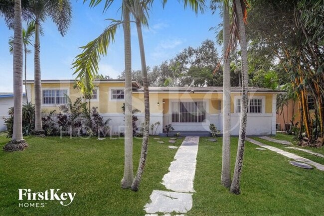 Building Photo - 810 NW 186th Dr