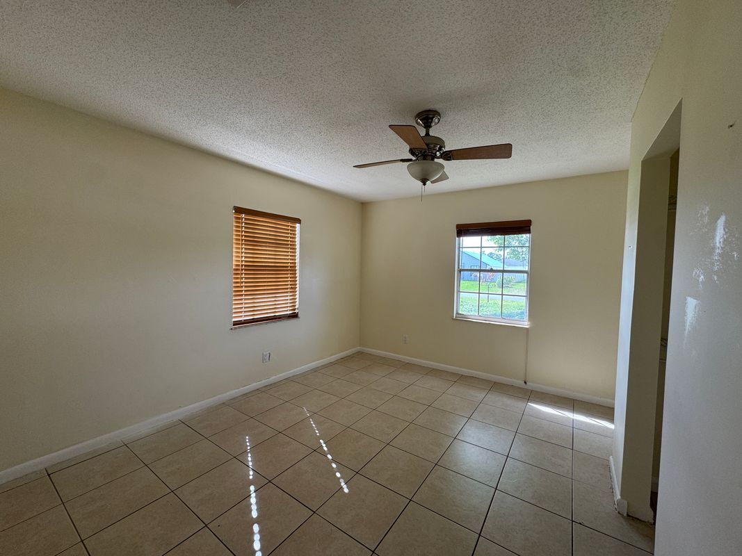 Building Photo - 364 16th St SW